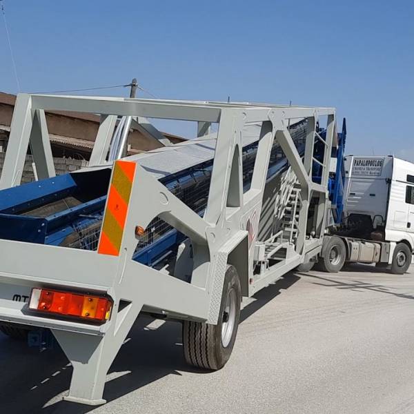 VOYAGER 135 ON ROAD.jpg